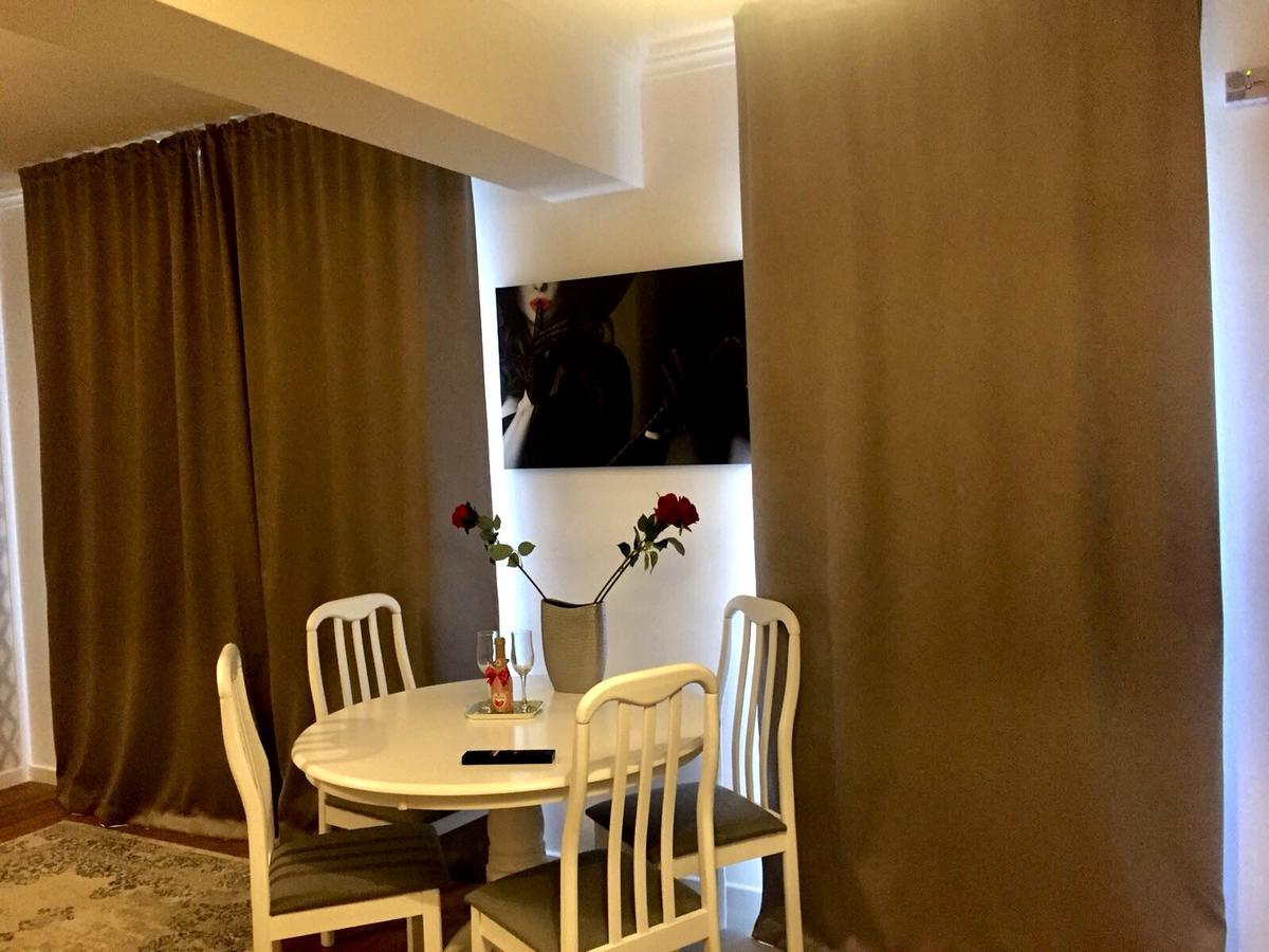 Flori De Iulie Apartamente Брашов Екстер'єр фото