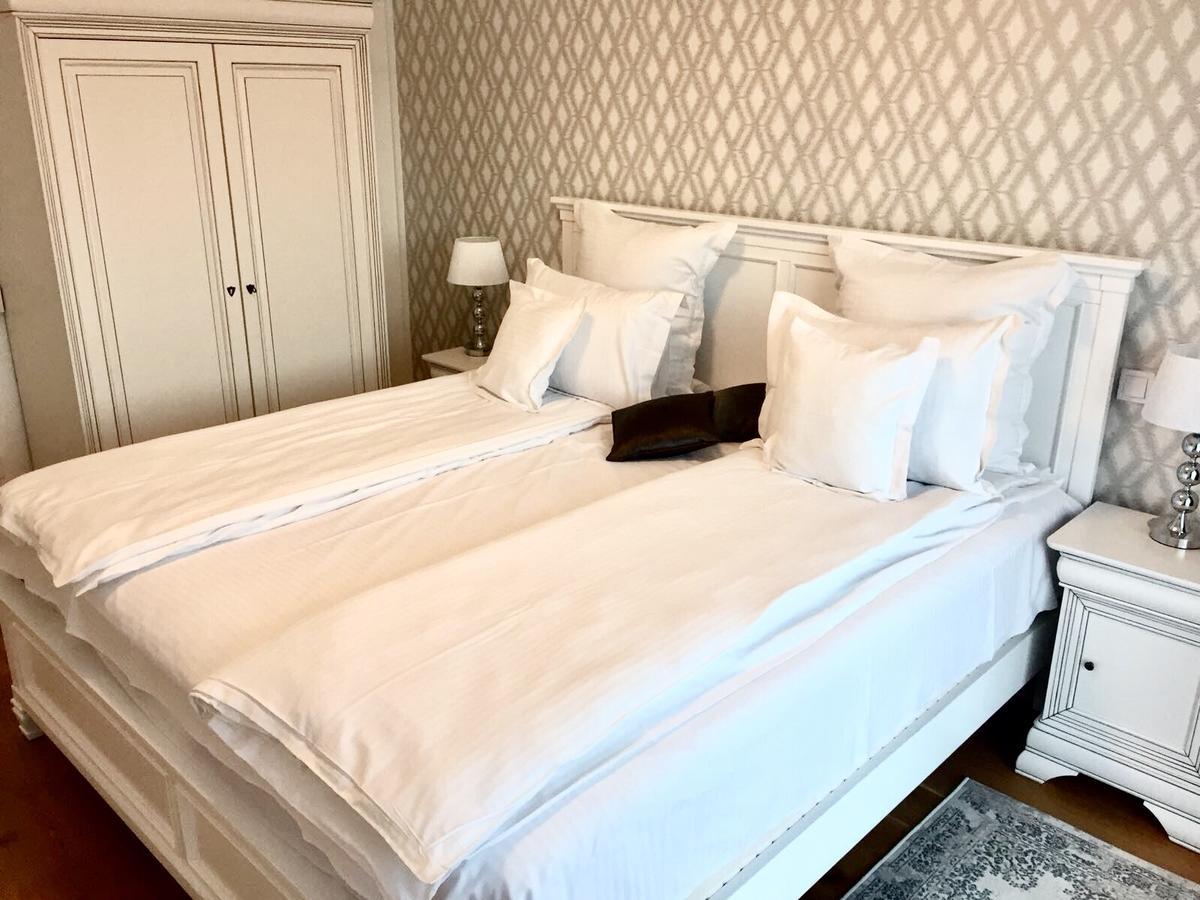 Flori De Iulie Apartamente Брашов Екстер'єр фото