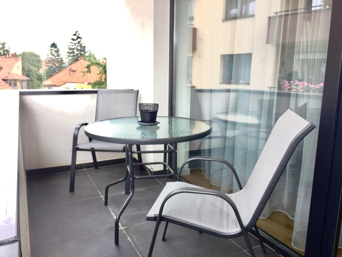 Flori De Iulie Apartamente Брашов Екстер'єр фото
