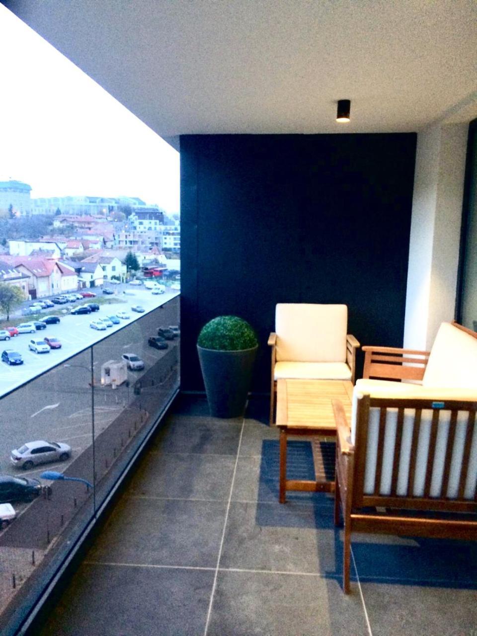 Flori De Iulie Apartamente Брашов Екстер'єр фото