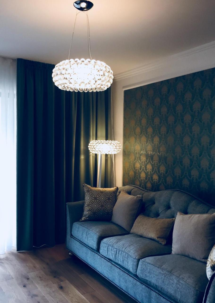 Flori De Iulie Apartamente Брашов Екстер'єр фото