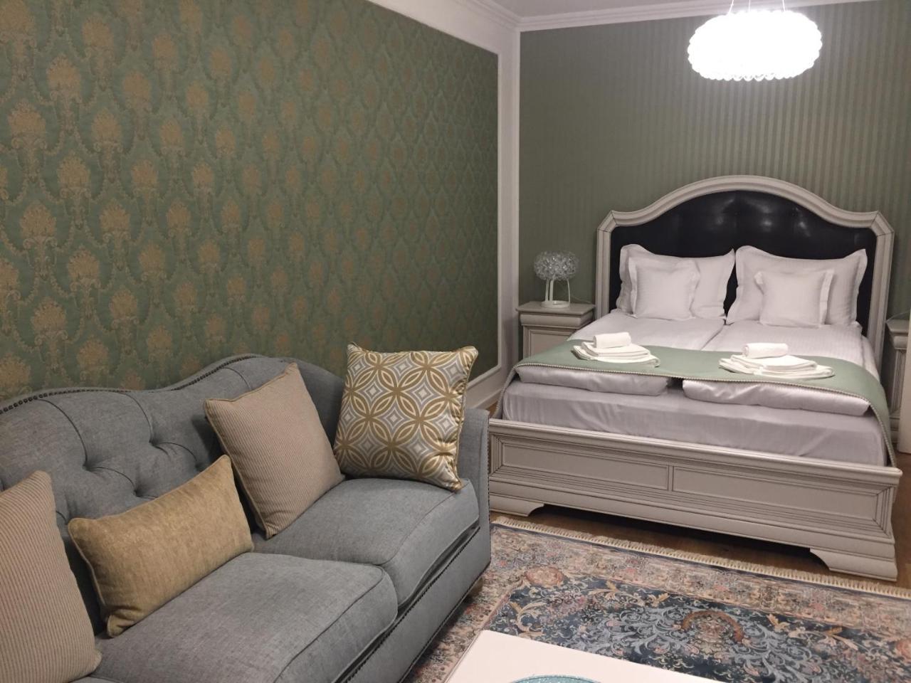 Flori De Iulie Apartamente Брашов Екстер'єр фото
