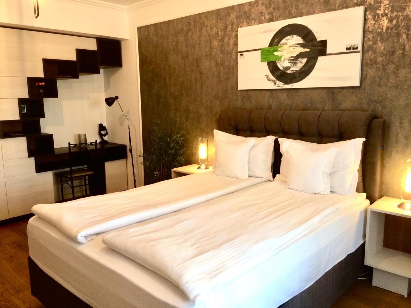 Flori De Iulie Apartamente Брашов Екстер'єр фото