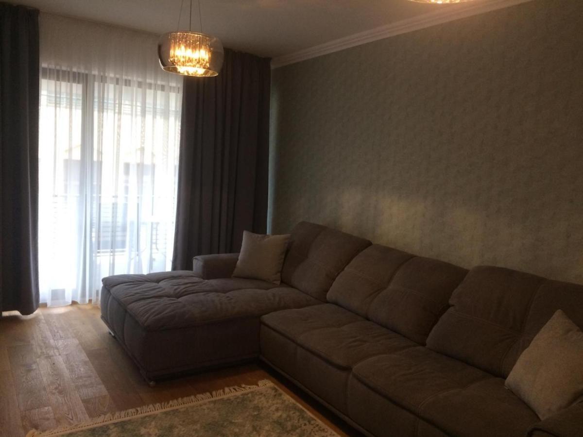 Flori De Iulie Apartamente Брашов Екстер'єр фото