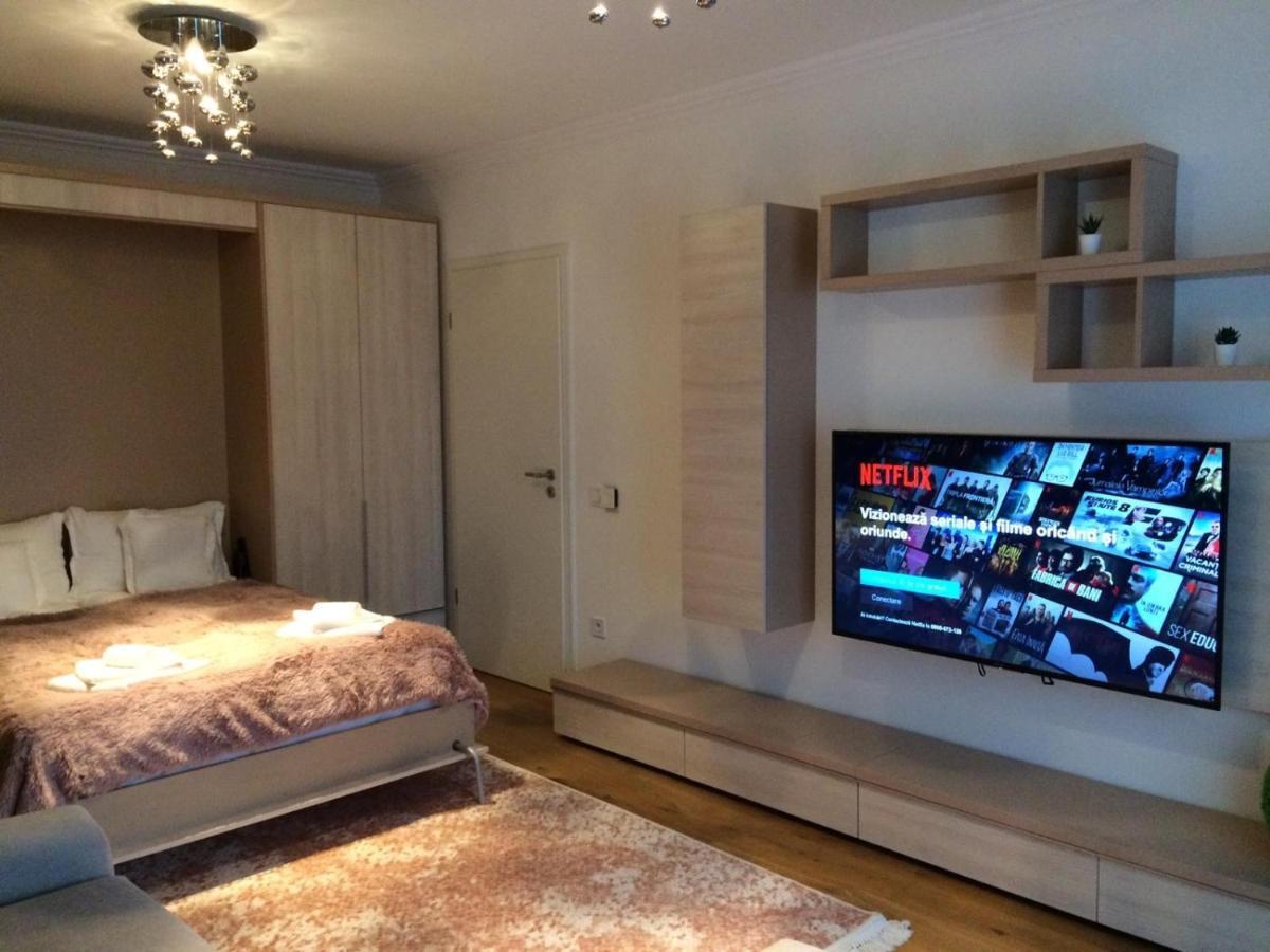 Flori De Iulie Apartamente Брашов Екстер'єр фото