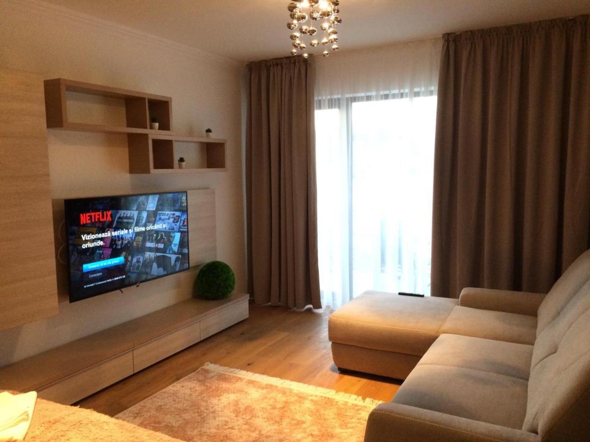 Flori De Iulie Apartamente Брашов Екстер'єр фото
